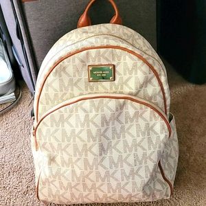 Michael Kors logo backpack 🎒